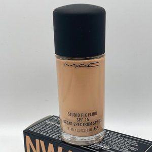 Mac Studio Fix Fluid SPF 15 NW18 New In Box Never Used